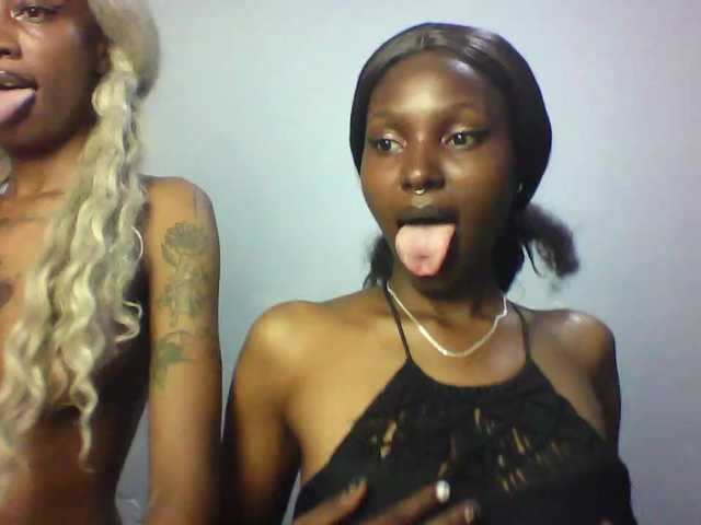 Maleena40's BongaCams show and profile