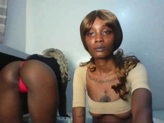 Maleena40's BongaCams show and profile