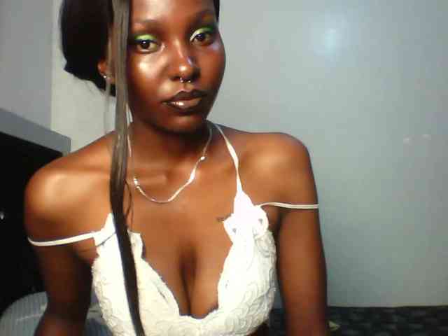 Maleena40 Live Webcam on BongaCams