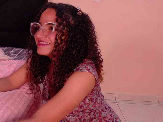 Dahliabrowniee webcam