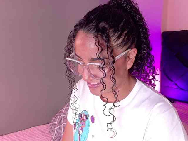 Dahliabrowniee webcam