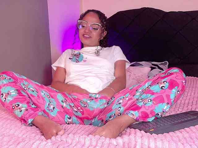 Dahliabrowniee webcam