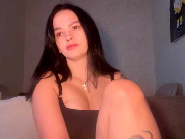 JerilynIwanski's BongaCams show and profile