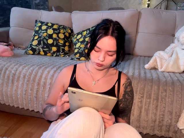 JerilynIwanski's BongaCams show and profile