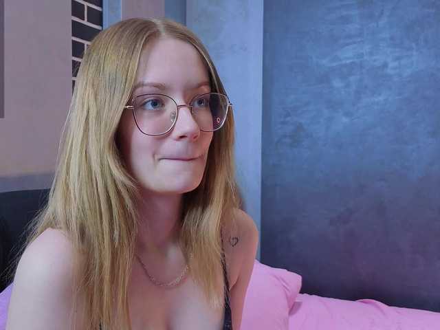 edlin-gail's BongaCams show and profile