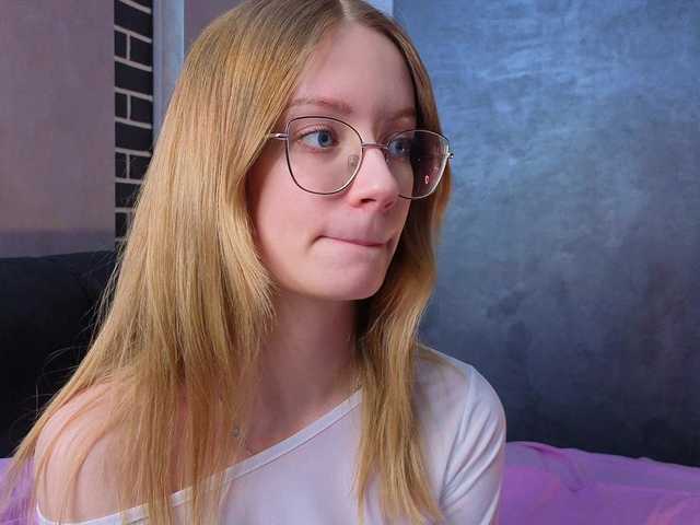 edlin-gail Live Cam on BongaCams