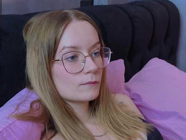 edlin-gail's BongaCams show and profile