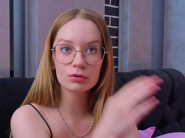 edlin-gail's BongaCams show and profile