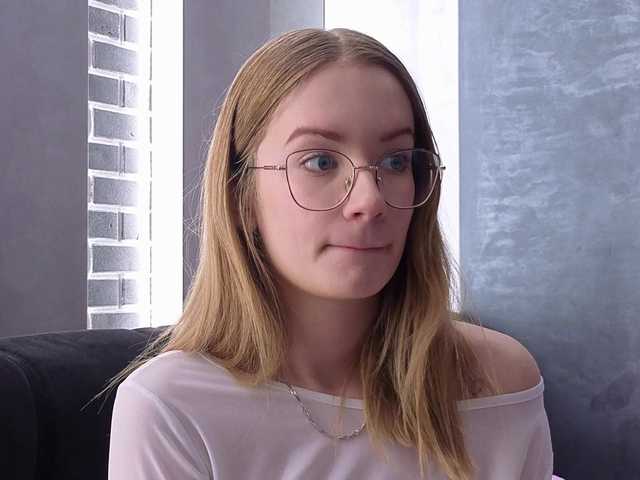 edlin-gail's BongaCams show and profile