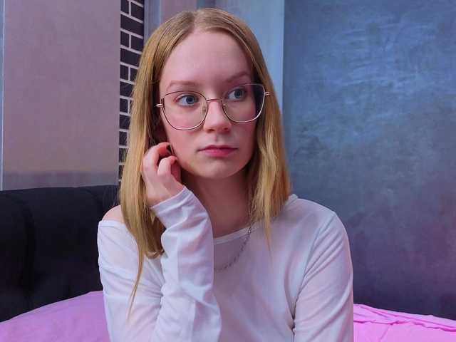 edlin-gail's BongaCams show and profile