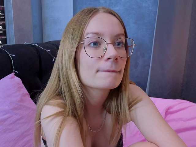 edlin-gail's BongaCams show and profile