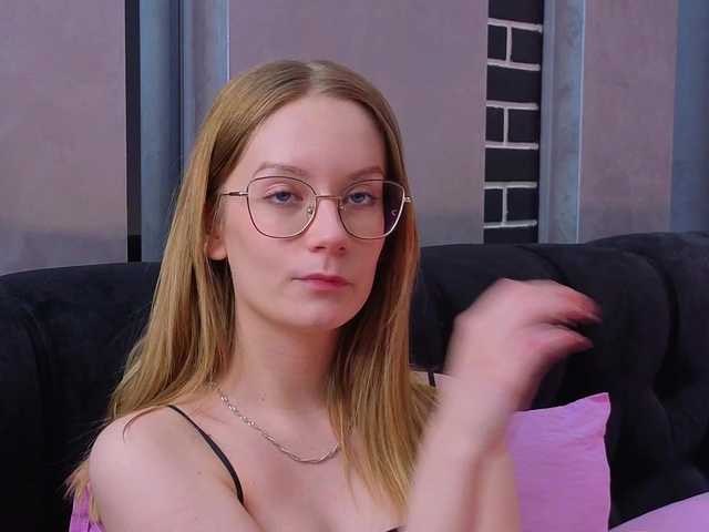 edlin-gail's BongaCams show and profile