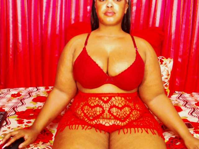 DivineBootyxxx's BongaCams show and profile