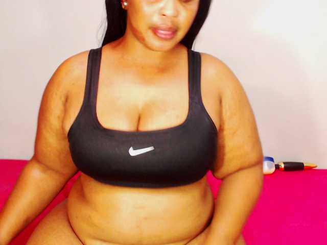 DivineBootyxxx – webcam model profile photo