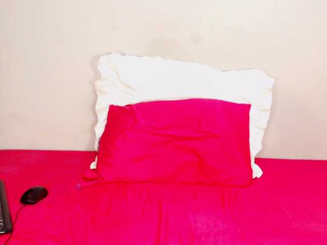 DivineBootyxxx's BongaCams show and profile