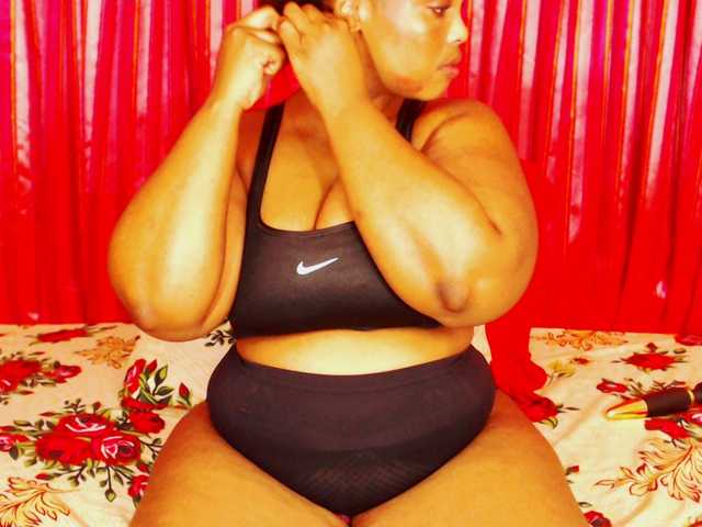 DivineBootyxxx's BongaCams show and profile