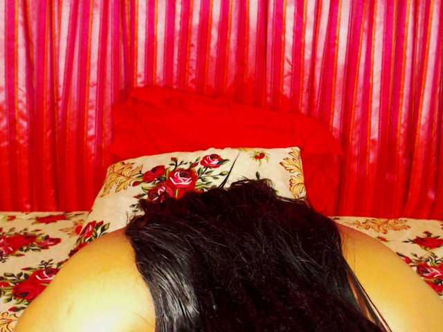 DivineBootyxxx's BongaCams show and profile