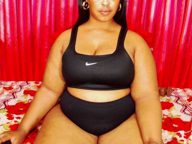 DivineBootyxxx's BongaCams show and profile