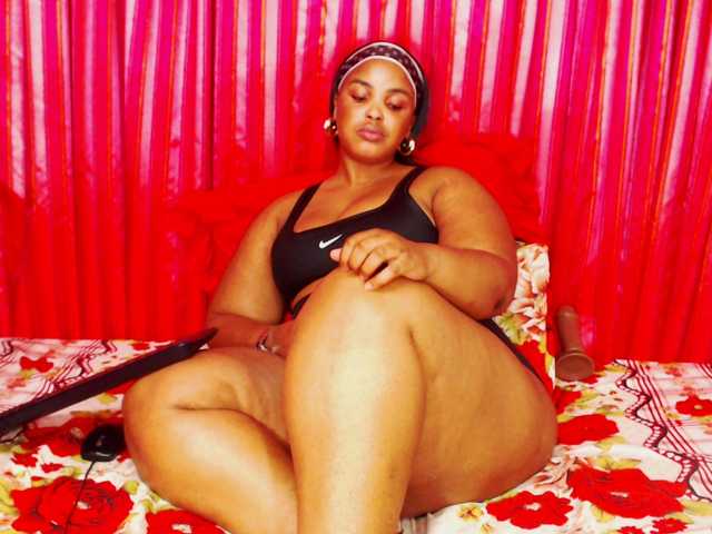 DivineBootyxxx's BongaCams show and profile