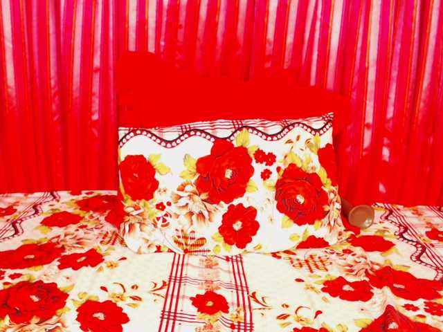 DivineBootyxxx's BongaCams show and profile