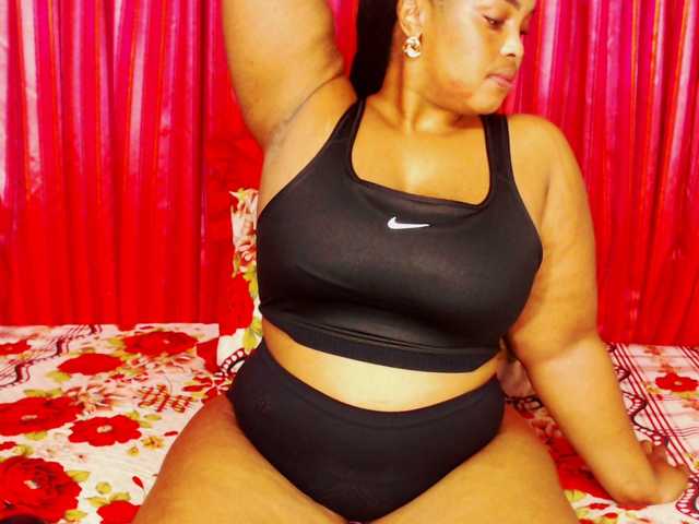 DivineBootyxxx's BongaCams show and profile