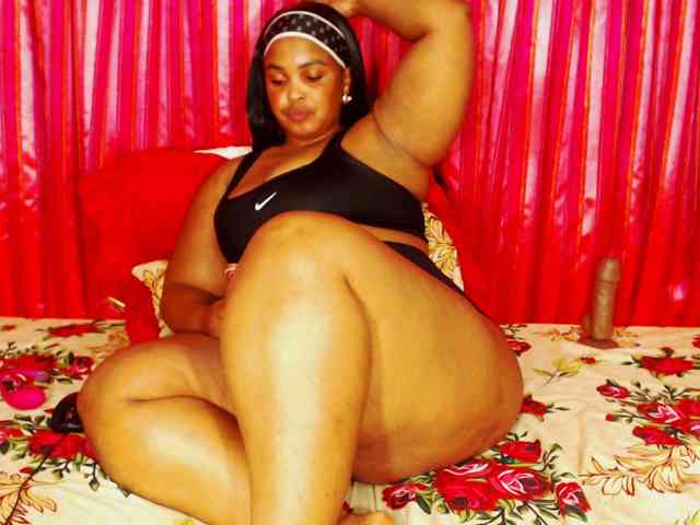 DivineBootyxxx webcam