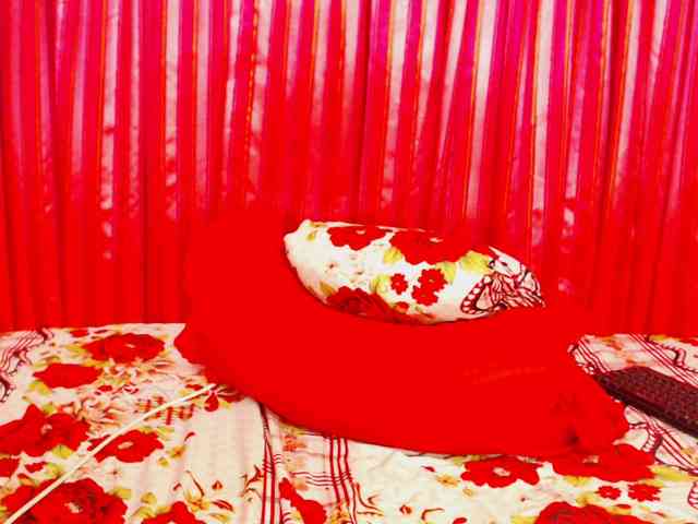 DivineBootyxxx webcam