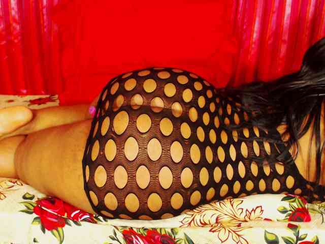 DivineBootyxxx webcam