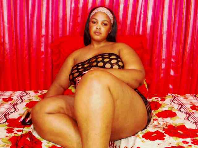 DivineBootyxxx webcam