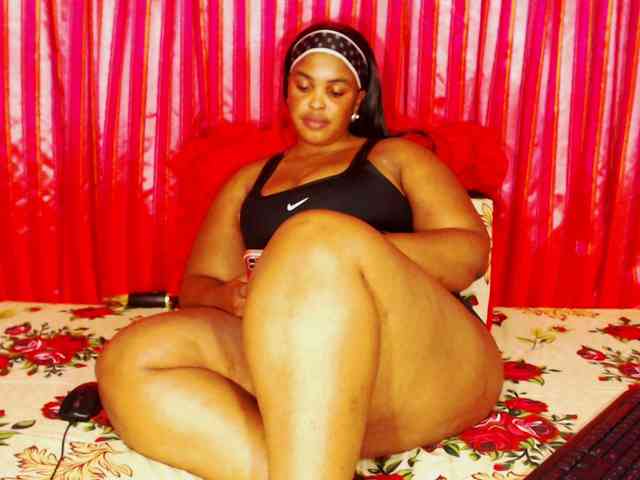 DivineBootyxxx webcam