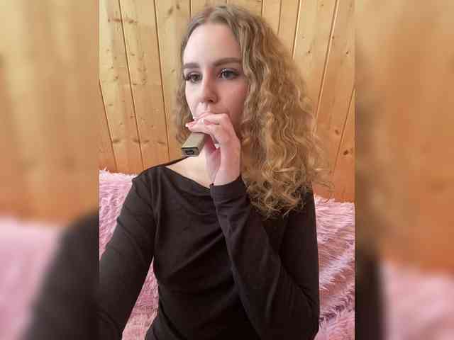 Sweetie_Kitty webcam