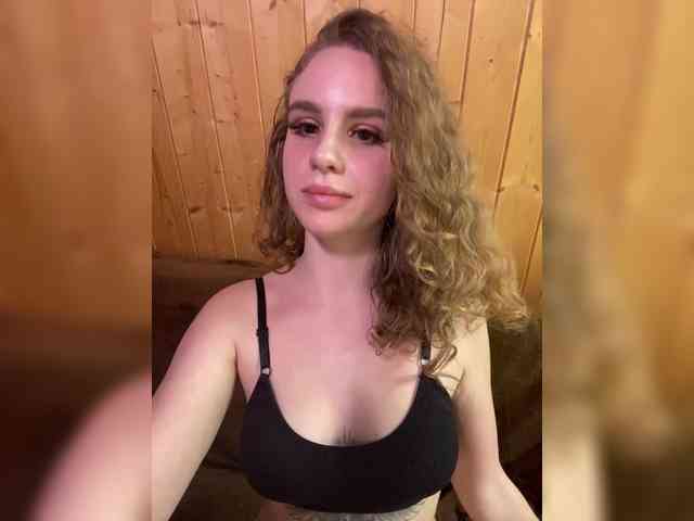 Sweetie_Kitty webcam