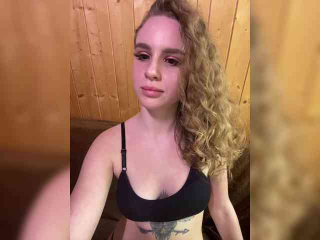 Sweetie_Kitty webcam