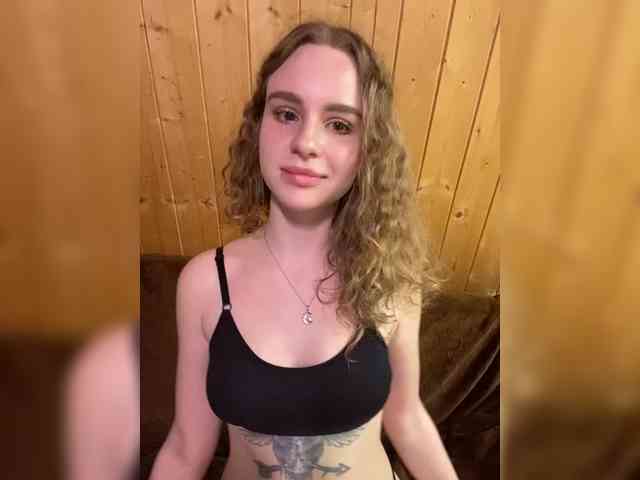 Sweetie_Kitty webcam