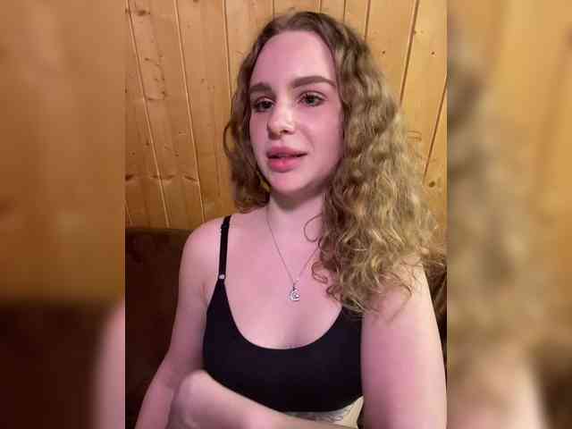 Sweetie_Kitty webcam