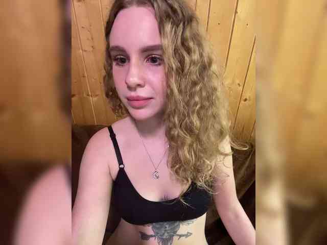 Sweetie_Kitty webcam