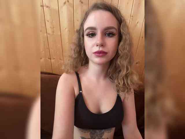 Sweetie_Kitty webcam