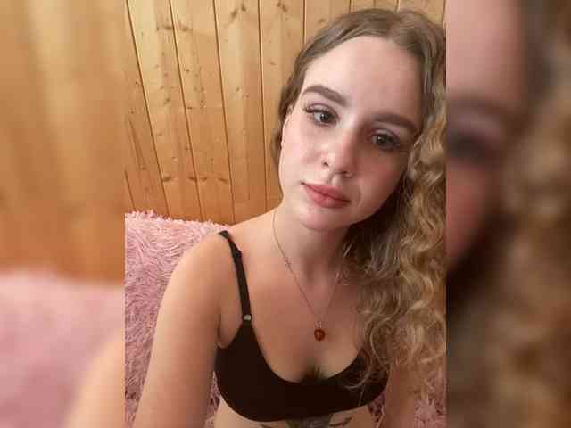 Sweetie_Kitty webcam