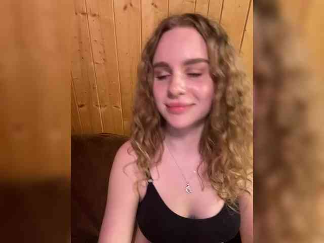 Sweetie_Kitty webcam