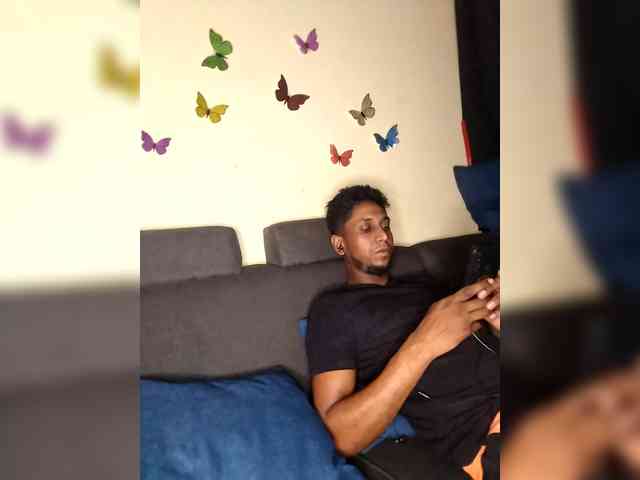 Onecutecouple webcam