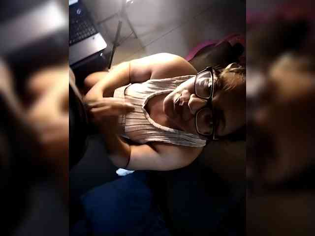 Onecutecouple webcam