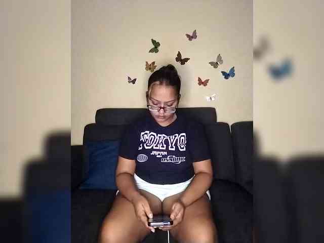 Onecutecouple webcam