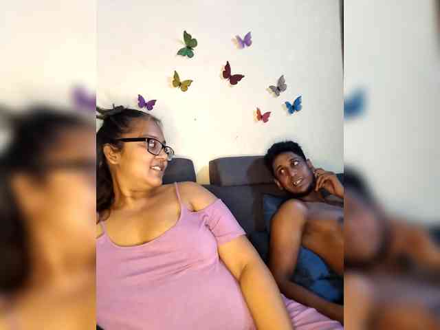 Onecutecouple webcam