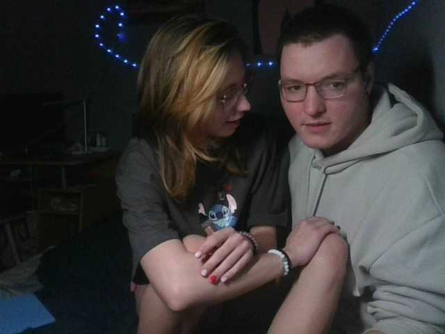 Zero-One's BongaCams show and profile