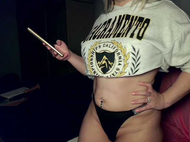 BlondyMira's BongaCams show and profile