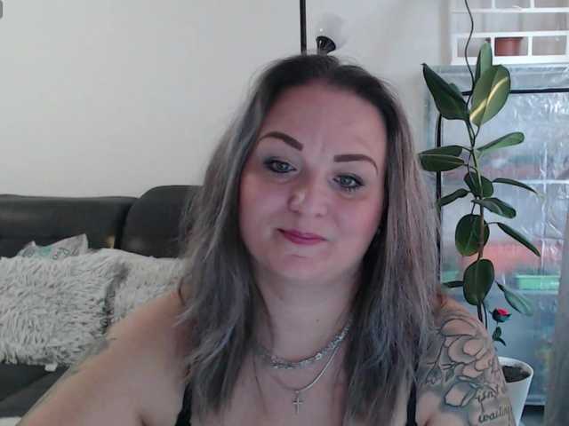 Weronique's BongaCams show and profile