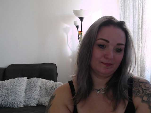 Weronique's BongaCams show and profile