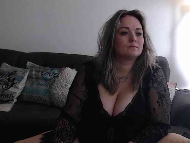 blondeWeronique webcam