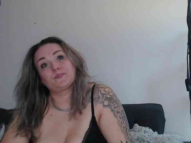 blondeWeronique webcam