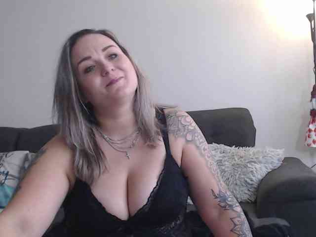 blondeWeronique webcam